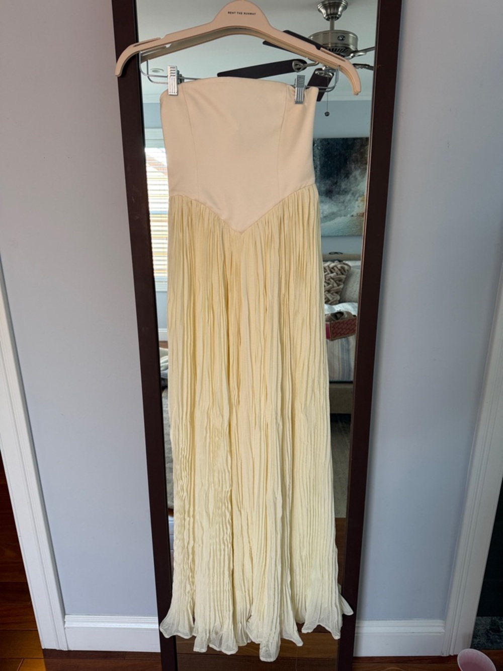 BNWT Delfi Collective Lourdes Cream gown - Picture 4 of 7